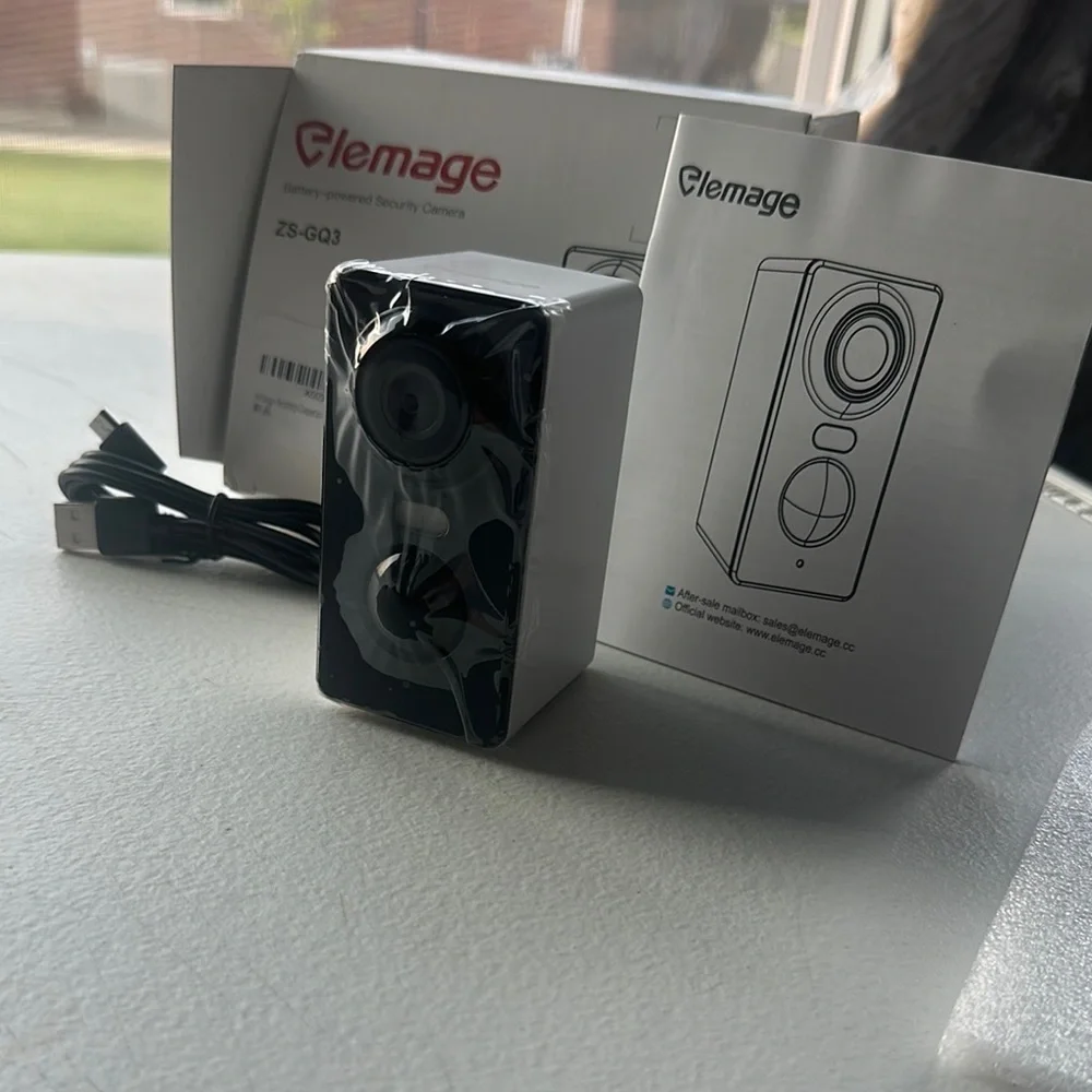 NEW Elemage Security Camera with Accessories - Picture 2 of 3